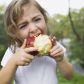 Dieta może chronić przed ADHD. Naukowcy udowodnili to za pomocą badań mózgu u dzieci (fot. Getty Images)