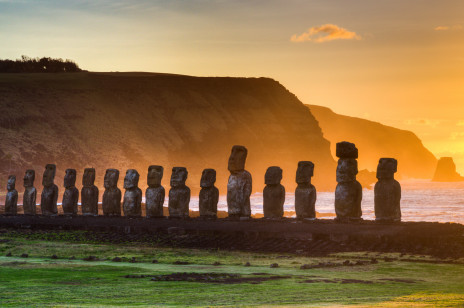 Wyspa Wielkanocna stawia czoło zmianom klimatu. Posągom moai grozi katastrofa