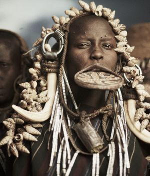 Plemię Mursi z Etiopii.