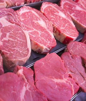 "Powinniśmy ostrzegać przed mięsem, jak przed cukrem" - alarmują dietetycy