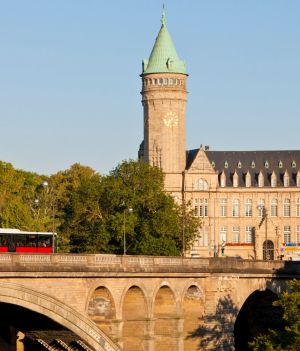 Luksemburg jako pierwszy kraj na świecie wprowadził darmowy transport (fot. Getty Images)