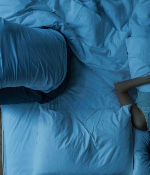 Fazy snu: na czym polega sen NREM i REM? Dlaczego śnimy i jak działa wtedy nasz mózg? (fot. Getty Images)