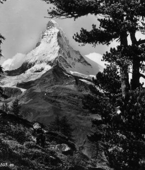 Widok na Matternhorn, zdjęcie wykonane ok. 1950 roku (Photo by Hulton Archive/Getty Images)
