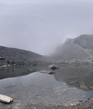 Jezioro Roopkund od setek lat skrywa mroczną tajemnicę (fot. Atish Waghwase)