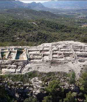 Miejsce wykopalisk, gdzie znaleziono grób królewskiej pary / (figure courtesy of the Arqueoecologia Social Mediterrània Research Group, Universitat )