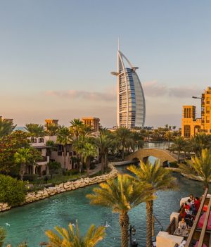 Co warto wiedzieć przed podróżą do bajkowego Dubaju? (fot. Getty Images)