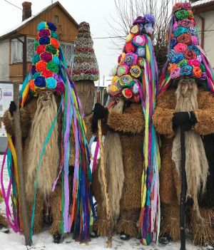 Gdy na ulice wychodzą brodacze ze Sławatycz... Wyjątkowa tradycja w lubelskiej wsi