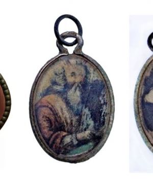 W obozie w Sobiborze znaleziono trzy cenne medaliki (fot. Israel Antiquities Authority)