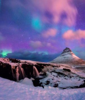W najnowszym Travelerze obieramy kierunek na Islandię. Zainspiruj się i ruszaj na poszukiwania zorzy polarnej