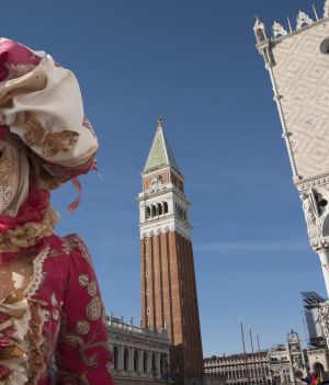 Karnawał w Wenecji przez wiele lat był zakazany. Pod maskami chowała się rozpusta