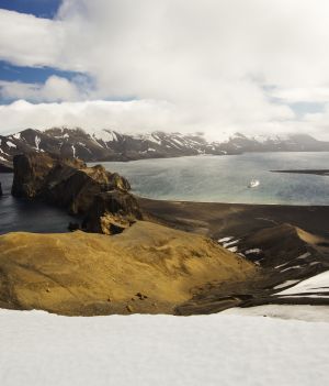 Wyspa Zwodnicza u wybrzeży Antarktydy to polarne Pompeje. Dlaczego miejsce opustoszało lata temu?