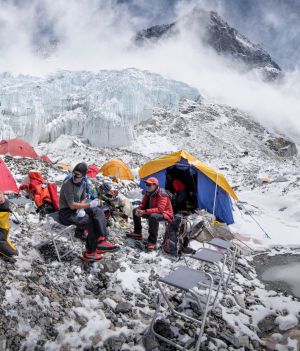 Nepal planuje przenieść bazę pod Mount Everest. Lodowiec topnieje i na miejscu robi się niebezpiecznie