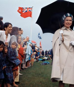 Mało znane archiwalne zdjęcia królowej Elżbiety II w obiektywie fotografów National Geographic