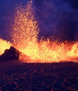 Świat nie jest gotowy na gigantyczną erupcję wulkanu, ostrzegają naukowcy. „Ryzyko jest większe niż ludzie sądzą” (fot. Sergei Gapon/Anadolu Agency via Getty Images)