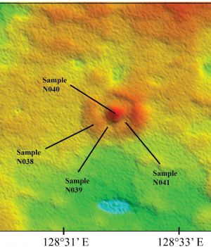 Tajemnicza struktura odkryta w jednym z najbardziej płaskich miejsc na świecie, na australijskiej nizinie Nullarbor (fot. Earth Surface Processes and Landforms (2022). DOI: 10.1002/esp.5459)