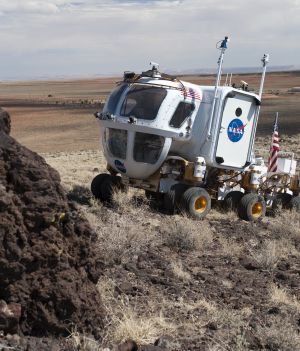 NASA i japońska JAXA testują możliwości nowych łazików księżycowych na pustyni w Arizonie (fot. NASA)
