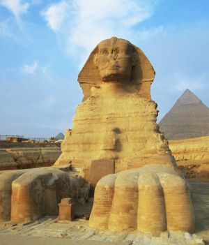Jak powstał Wielki Sfinks? Egipt słynie z tej rzeźby, ale jej historia jest niejasna i burzliwa (fot. Getty Images)