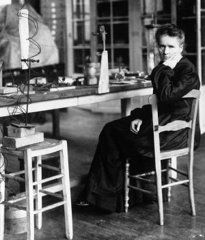 Maria Skłodowska-Curie – ciekawostki o najwybitniejszej polskiej naukowczyni. Zawsze była pierwsza (fot. Hulton-Deutsch Collection/CORBIS/Corbis via Getty Images)