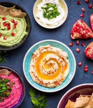 13 maja to światowy dzień humusu. Jak to się stało, że wegański dip z Bliskiego Wschodu zawojował świat? (fot. Adobe Stock)
