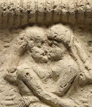 Oto najstarsze dowody na to, że całowanie mamy we krwi. Pierwsze buziaki miały wpływ na całą ludzkość