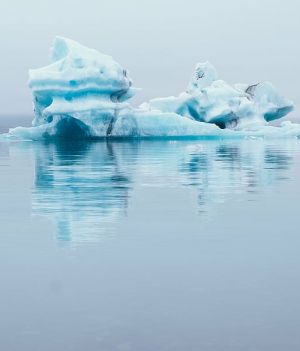 Paradoksalny efekt walki z dziurą ozonową. Protokół montrealski uratował letni lód w Arktyce na 15 lat (fot.  Royalty-free arctic photos free download | Pxfuel, CC0)