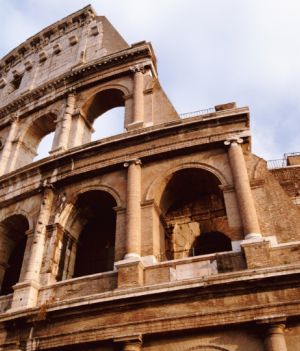 Turysta uszkodził Koloseum
