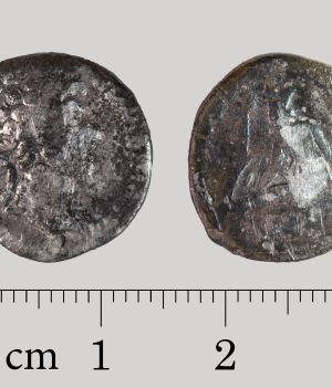 Ośmiolatek znalazł srebrną monetę z czasów rzymskich. Znajdowała się w piaskownicy (fot. Kulturresort)