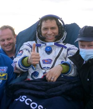 Astronauta wrócił na Ziemię po rekordowych 371 dniach w kosmosie. Jak się czuje? (fot. NASA/Bill Ingalls)
