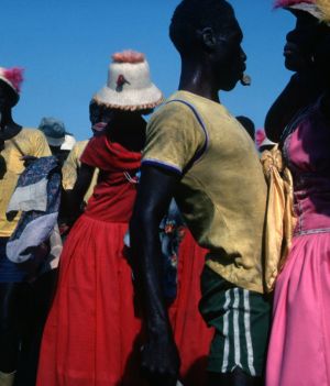 Bizango: ludzie, którzy rządzą żywymi trupami. Jak powstała ta tajna organizacja na Haiti? (fot. Wade Davis/Getty Images)