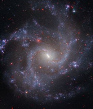 Teleskopy Hubble’a i Webba zmierzyły tempo rozszerzania się Wszechświata. Wynik jest taki sam, ale to oznacza problem