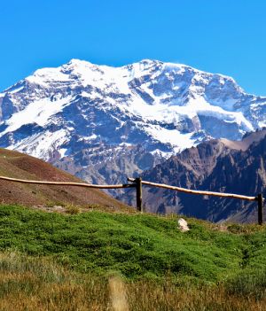 Najwyższy szczyt Ameryki Południowej jest dostępny nawet dla amatorów. Nie każdy zdoła jednak go zdobyć (fot. Shutterstock)