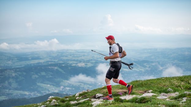 Fotograf National Geographic Polska jedynym Polakiem na wyścigach biegowych w Alpach