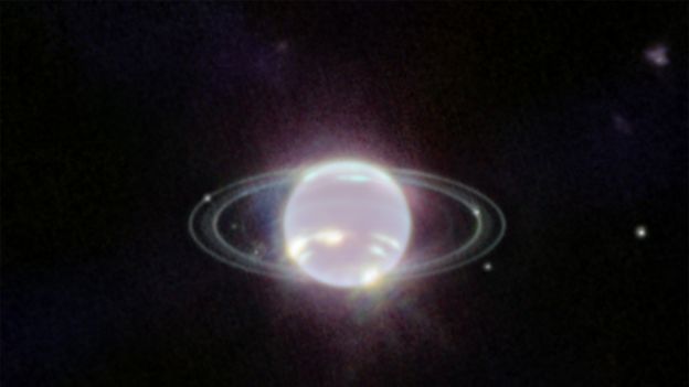 Dzięki Teleskopowi Webba po raz pierwszy od 33 lat widzimy dokładnie pierścienie Neptuna. Są niesamowite! (Fot.  NASA, ESA, CSA, STScI)