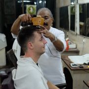 W Kolombo - dawnej stolicy Sri Lanki - Michał Cessanis wybrał się do fryzjera.