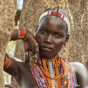 Twarza W Twarze Pelne Emocji I Nastroju Portrety Plemion Afryki I Azji Galeria National Geographic