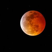 Krwawy superksiężyc - całkowite zaćmienie Księżyca 21 stycznia 2019