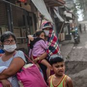 Wulkan Taal znów aktywny. Na Filipinach odwołano loty i ewakuano tysicące mieszkańców