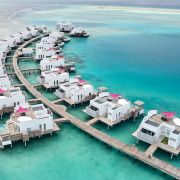 Nowo otwarty kompleks hotelowy to prawdziwa oaza luksusu (fot. LUX North Male Atoll)