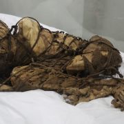 mumia zawinięta w sznur
