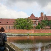 Zamek w Malborku: opis, zwiedzanie, bilety i dojazd, historia obiektu (fot. Michal Fludra/NurPhoto via Getty Images)