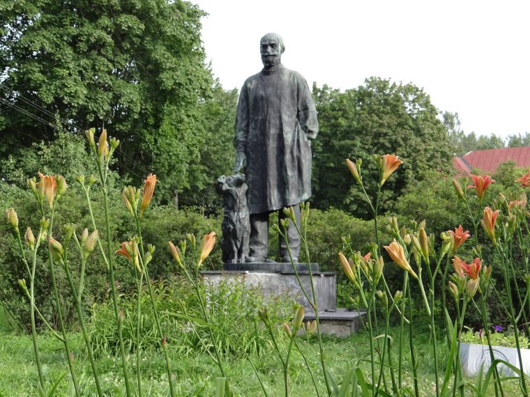 Pomnik Iwana Pawłowa i psa Pawłowa