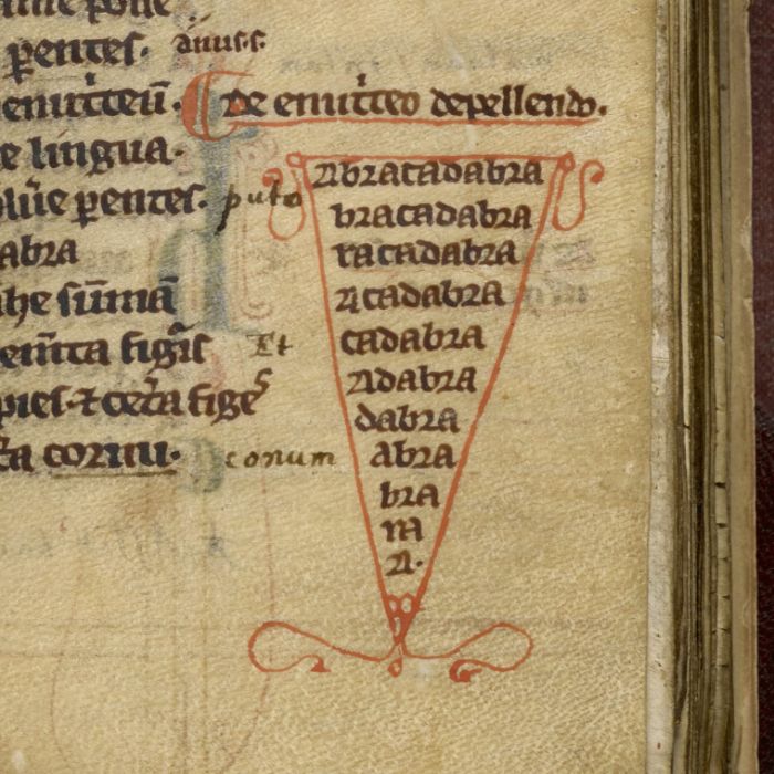XIII-wieczny rękopis z opisem starożytnego rzymskiego „lekarstwa” na malarię Quintusa Serenusa Sammonicusa. Słowo ABRACADABRA zapisano malejącymi literami w odwróconym trójkącie 