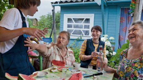 02-dacha-family-connections-670