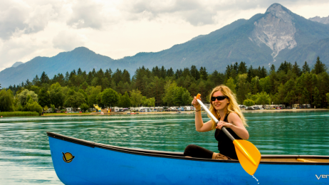 Redaktor naczelna  i jej próba przepłynięcia jeziora Faak w Austrii.
