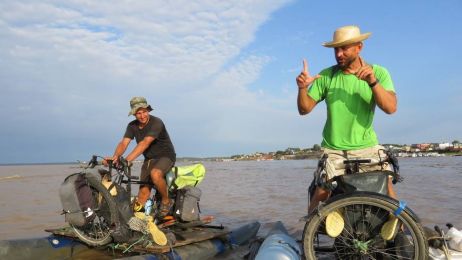 Uczestnicy wyprawy "Rowerem po Amazonce"