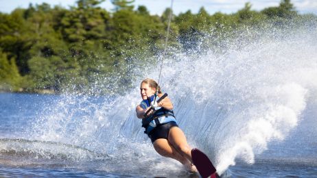 Sporty wodne – rodzaje i niezbędny sprzęt (fot. Getty Images)
