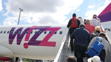 WizzAir ogranicza loty z Polski do Włoch (fot. Getty Images)