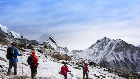 Rząd Nepalu wstrzymuje wszystkie pozwolenia wejścia na Mount Everest (fot. Getty Images)