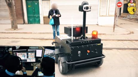 Robot zamiast policjantów. Sprawdza, czy mieszkańcy Tunisu przestrzegają zasad kwarantanny