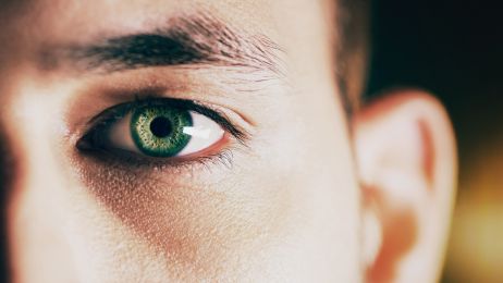 Zespół suchego oka – dlaczego nasze oczy „wysychają”?